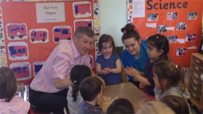 Willie Rennie lends support to Alistair Carmichael following report into leaked memo