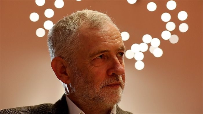 Jeremy Corbyn sets out Labour's £10 minimum wage plan