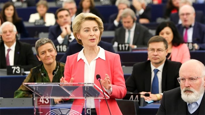 New European Commission approved by MEPs