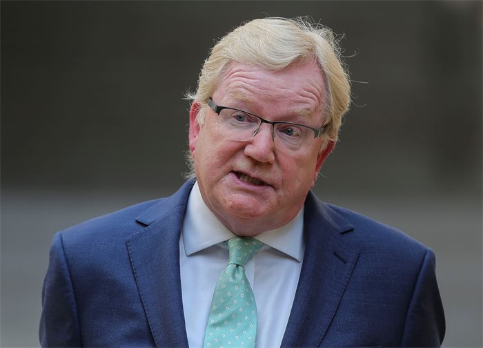 Carlaw tells Downing Street that Dominic Cummings should 'consider his position'