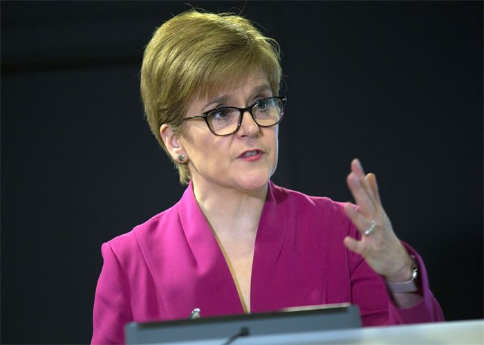 Nicola Sturgeon announces £100m to bridge the gap until Scottish Child Payment begins