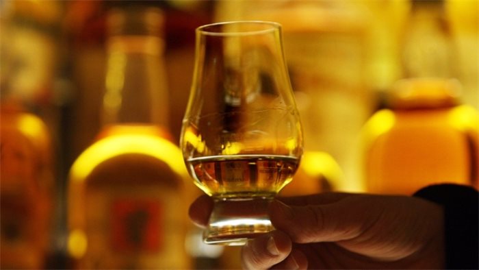 Warming of UK-US trade relations hailed with a dram as US suspends tariffs on whisky