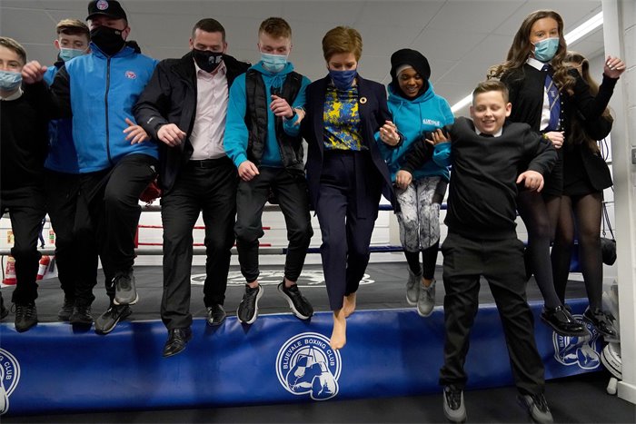 Nicola Sturgeon and Douglas Ross in visit to drugs recovery group in Glasgow