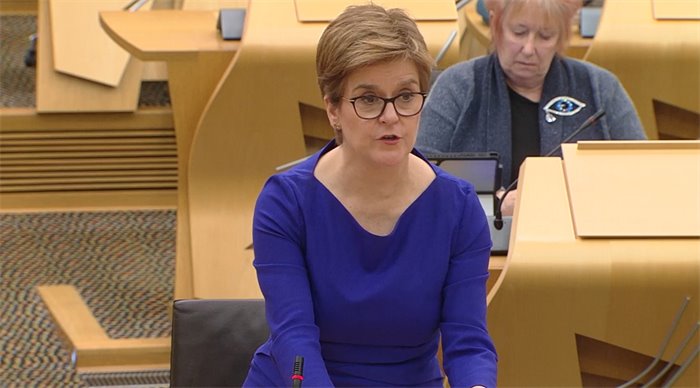 Nicola Sturgeon urges home working amid rising Omicron numbers