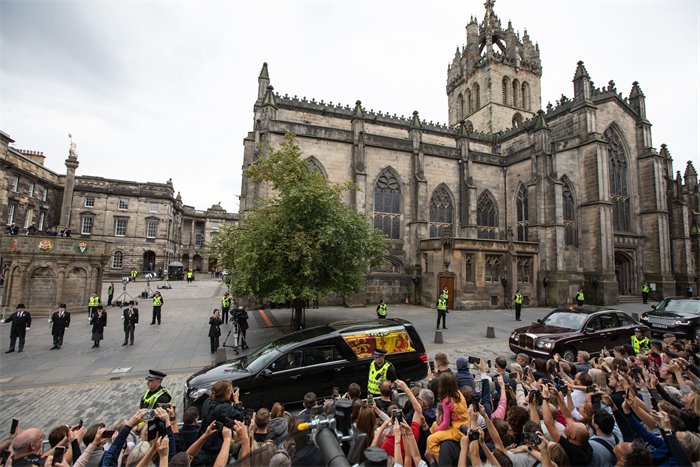 Alex Salmond accuses BBC of 'bias' over coverage of Queen's cortege