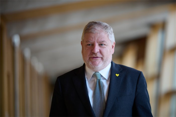 Angus Robertson to hold trade and culture talks in two-day Spain visit