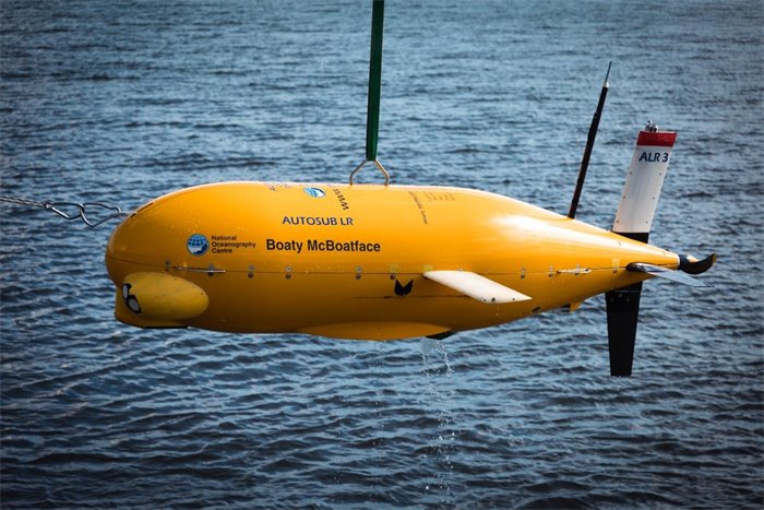 Researchers use autonomous submarine to survey oil fields