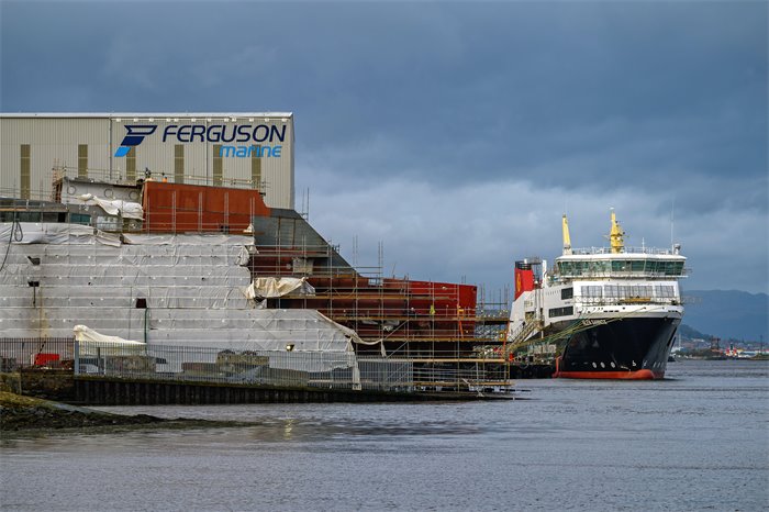 'Unacceptable' bonuses paid to beleaguered shipyard managers, says watchdog