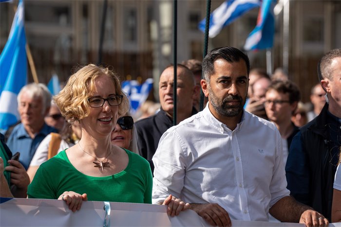 Humza Yousaf to hold cabinet meeting as deal with Greens comes under increasing pressure