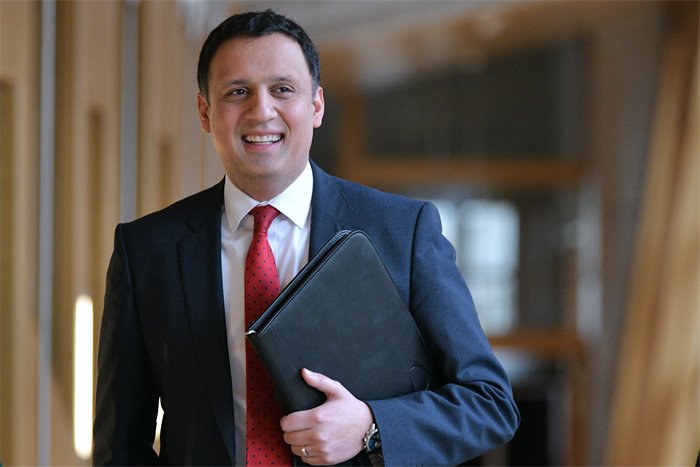 Sarwar to unveil detail of GB Energy during campaign stop in Aberdeen