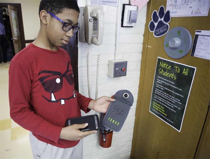 Edinburgh secondaries become first to ban phones during school day