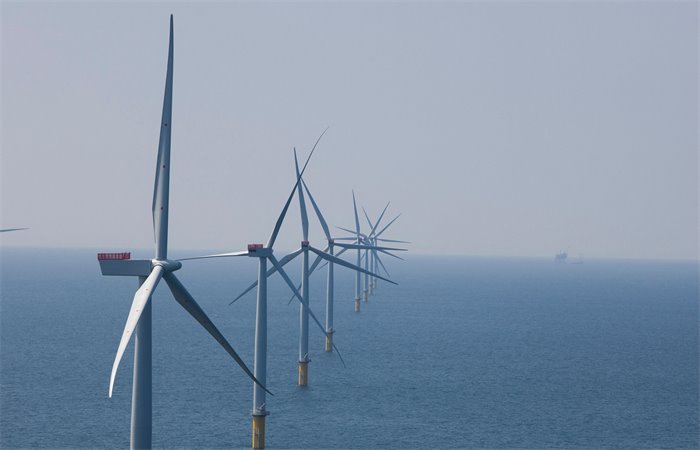 Contract awarded to build one of world’s largest offshore wind farms in Scotland
