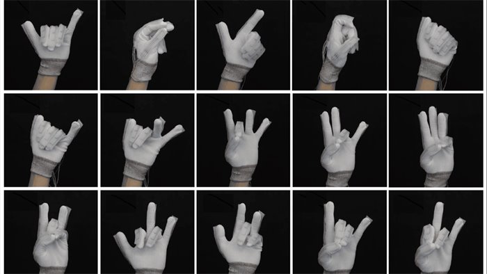 High-tech gloves help robots get touchy-feely