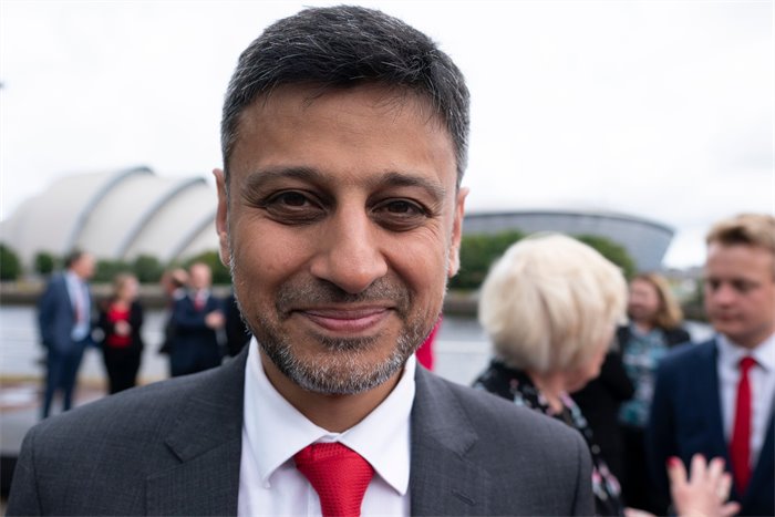 Scottish Labour MP quits as health minister and calls for Starmer to resign