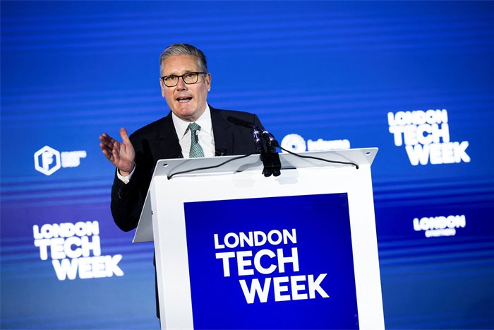 Starmer gives big tech three months to block children from accessing nude images