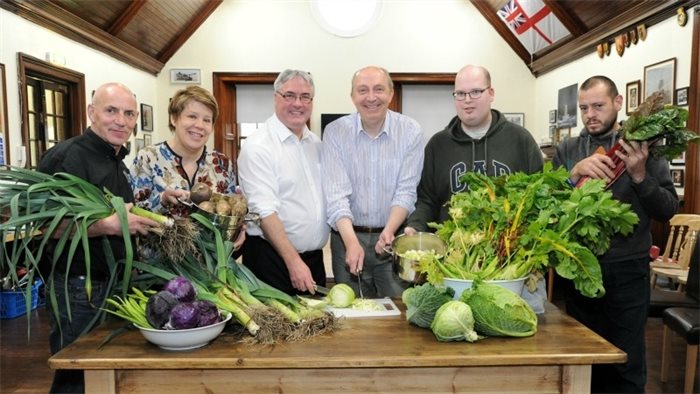 Council leaders call for collaboration with Scottish Government on food poverty