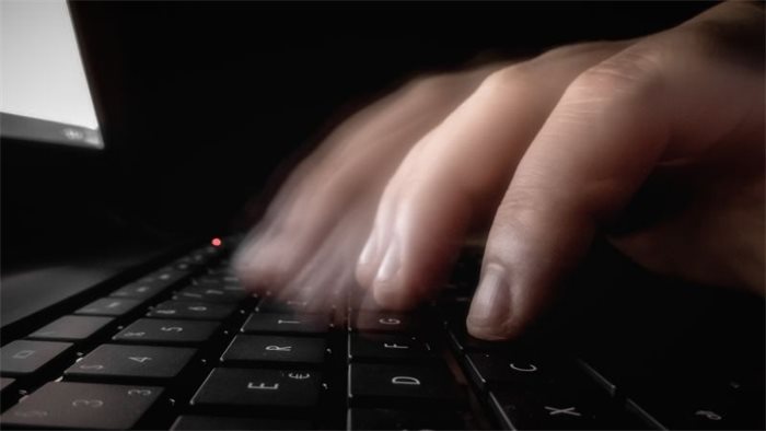 Fewer than half of Scots report problems encountered online