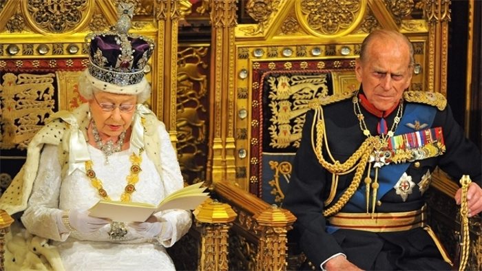 David Cameron expected to use Queen’s speech to try to heal Tory in-fighting
