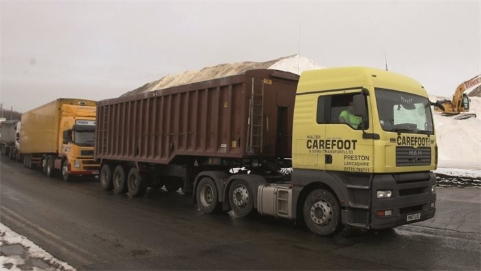 Driverless lorries to be on UK roads from next year, say UK ministers