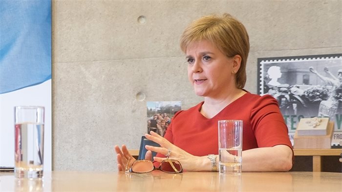 Nicola Sturgeon announces pay rise for NHS staff