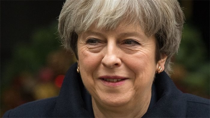 Theresa May appeals to Tory members in Chequers Brexit plan letter