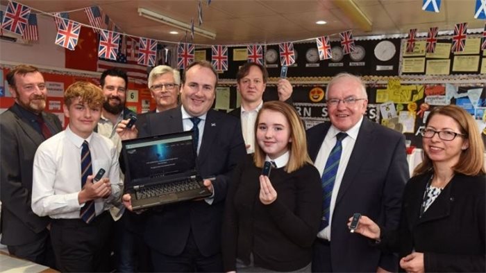 Scottish school first in the world to pilot wireless network using light