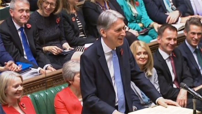 Budget 2018: Philip Hammond pledges more cash for Universal Credit