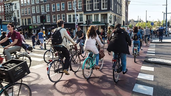 Buses, bikes and walking: Is Scotland ready to ditch the car?