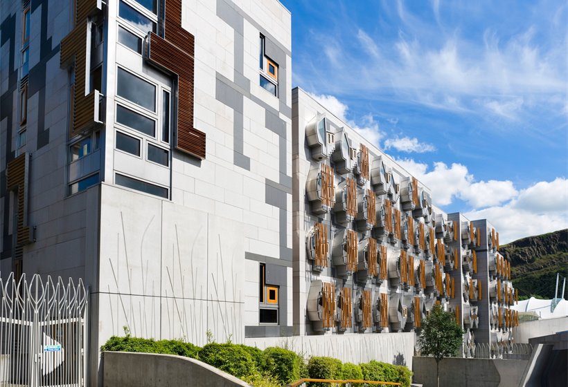 MSPs back recall system for Holyrood