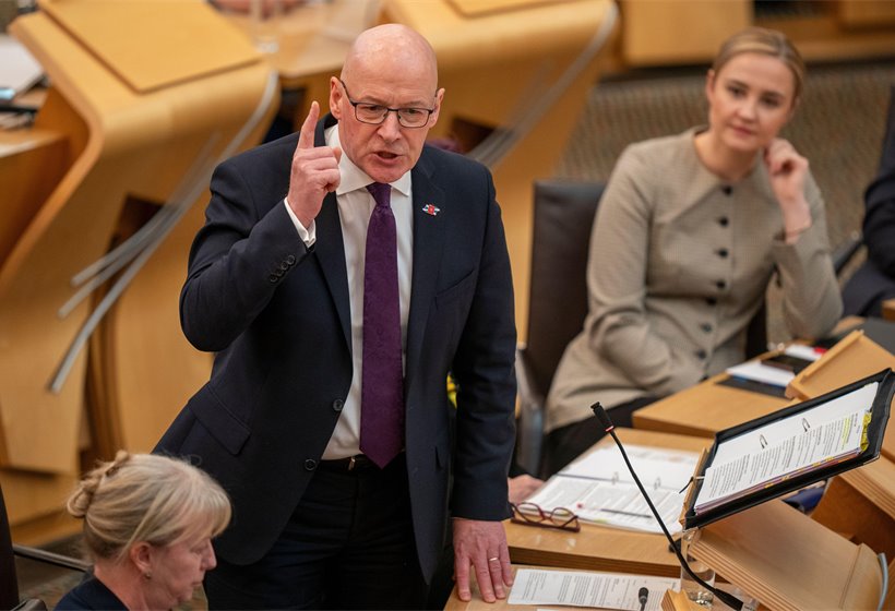 First Minister calls for ‘toughest measures’ possible to regulate social media giants 