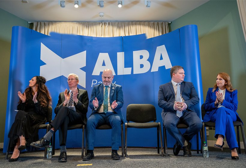 Hard Partying: Alba's difficult year