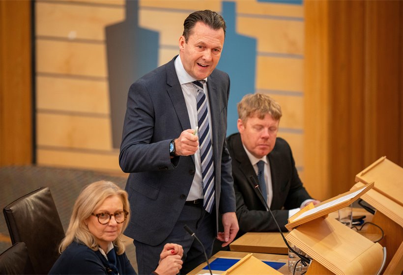 Scottish Government urged to cut income tax