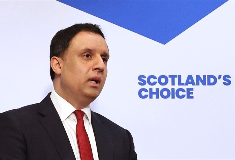 Anas Sarwar calls for Keir Starmer to step down