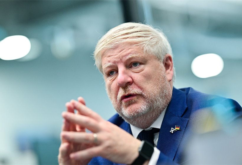 Situation in Middle East ‘deeply concerning’, says Angus Robertson