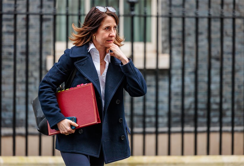 UK Government plans social media curfew for older teenagers 