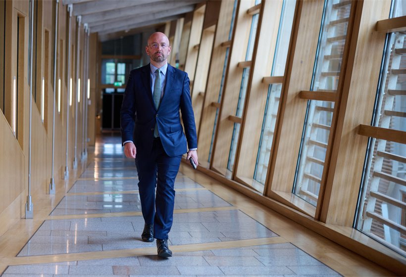 Ben Macpherson resigns as government minister
