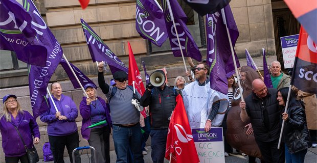 Glasgow City Council to fire and rehire workers as equal pay talks break down