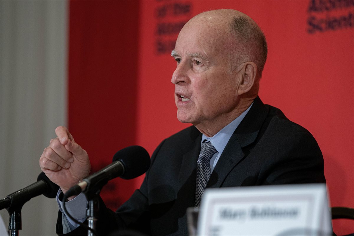 Jerry Brown: 'Don't be optimistic when it comes to climate change' - Holyrood
