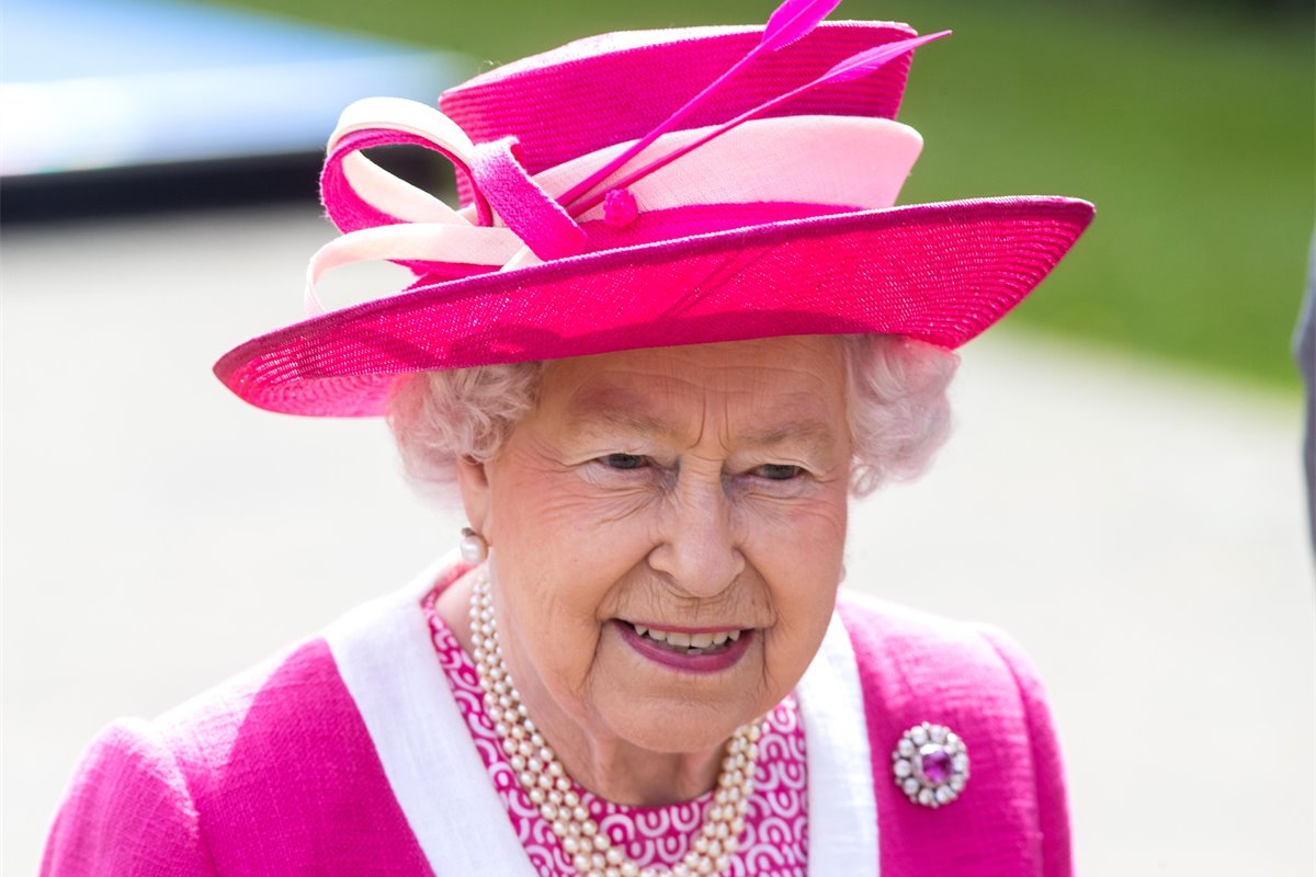 Holyrood closes for business as Queen's coffin is expected in Edinburgh