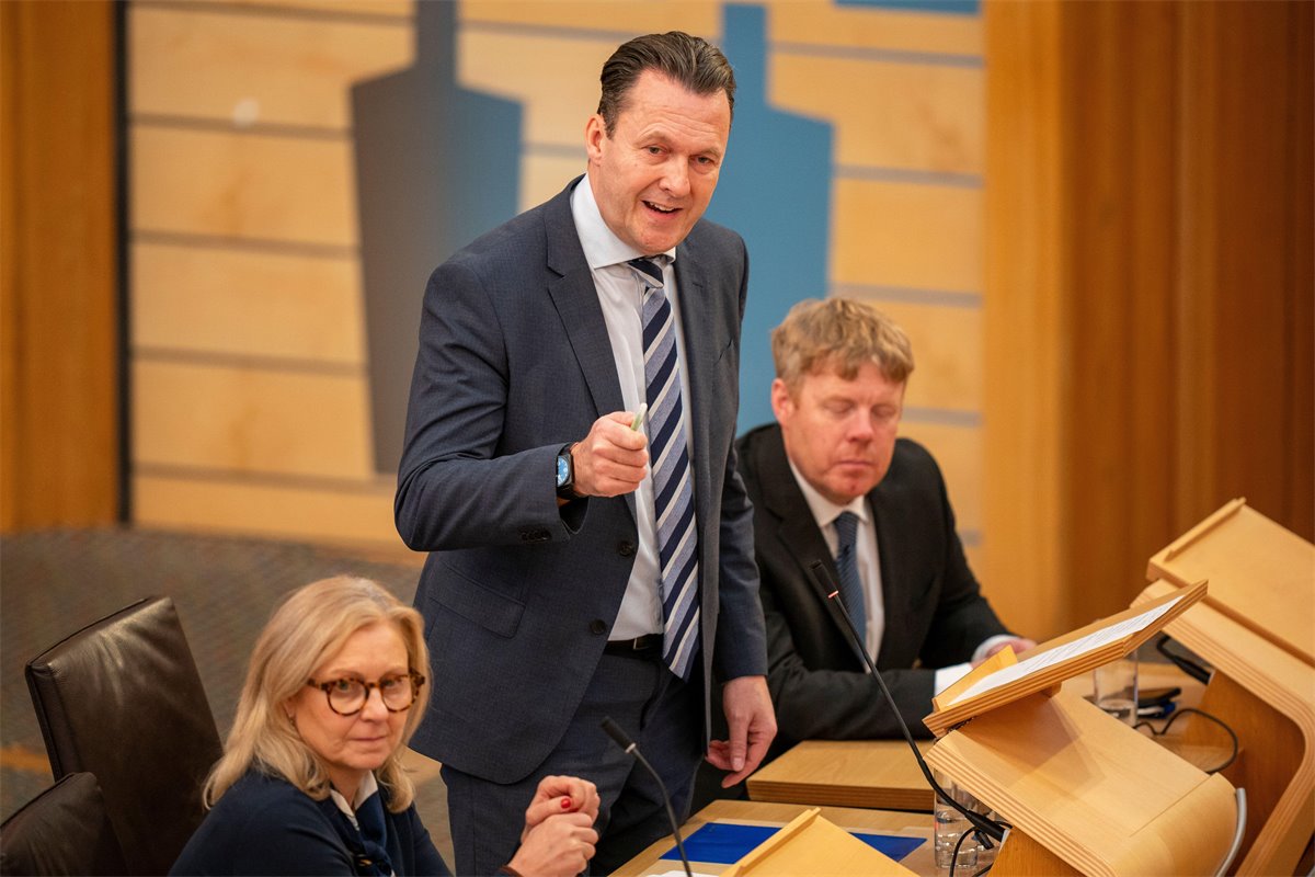 Scottish Government urged to cut income tax