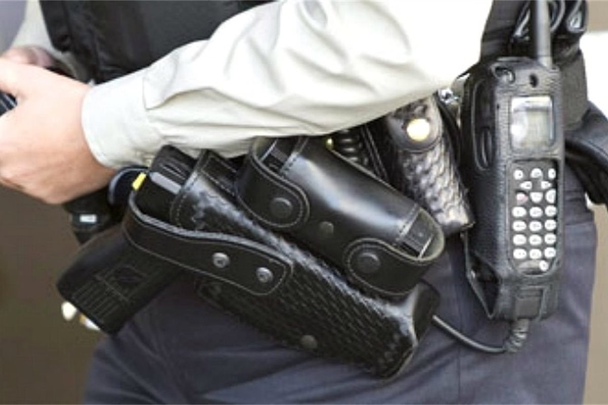 500-more-police-officers-in-scotland-to-be-armed-with-tasers