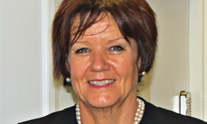 Fiona McQueen announces her retirement as chief nursing officer