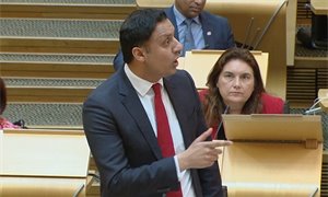Anas Sarwar criticises ‘failure’ to provide replacement bus services for mass rail disruption