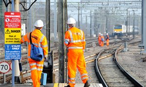 Train strikes: Last minute talks continue