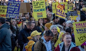 Teachers confirm strikes are imminent as EIS members back action over pay