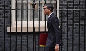Keir Starmer hits out at Rishi Sunak over Matt Hancock Covid messages