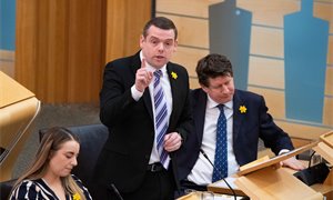 Douglas Ross calls for ferry shipyard bonuses to be repaid