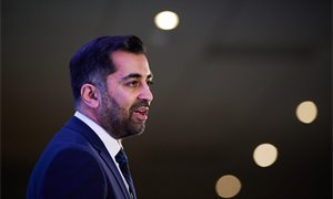 Humza Yousaf makes indyref2 demand to Rishi Sunak