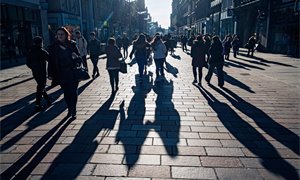 Scottish life expectancy falls again