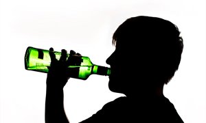 University of Glasgow study reveals teenagers social media use could lead to binge drinking